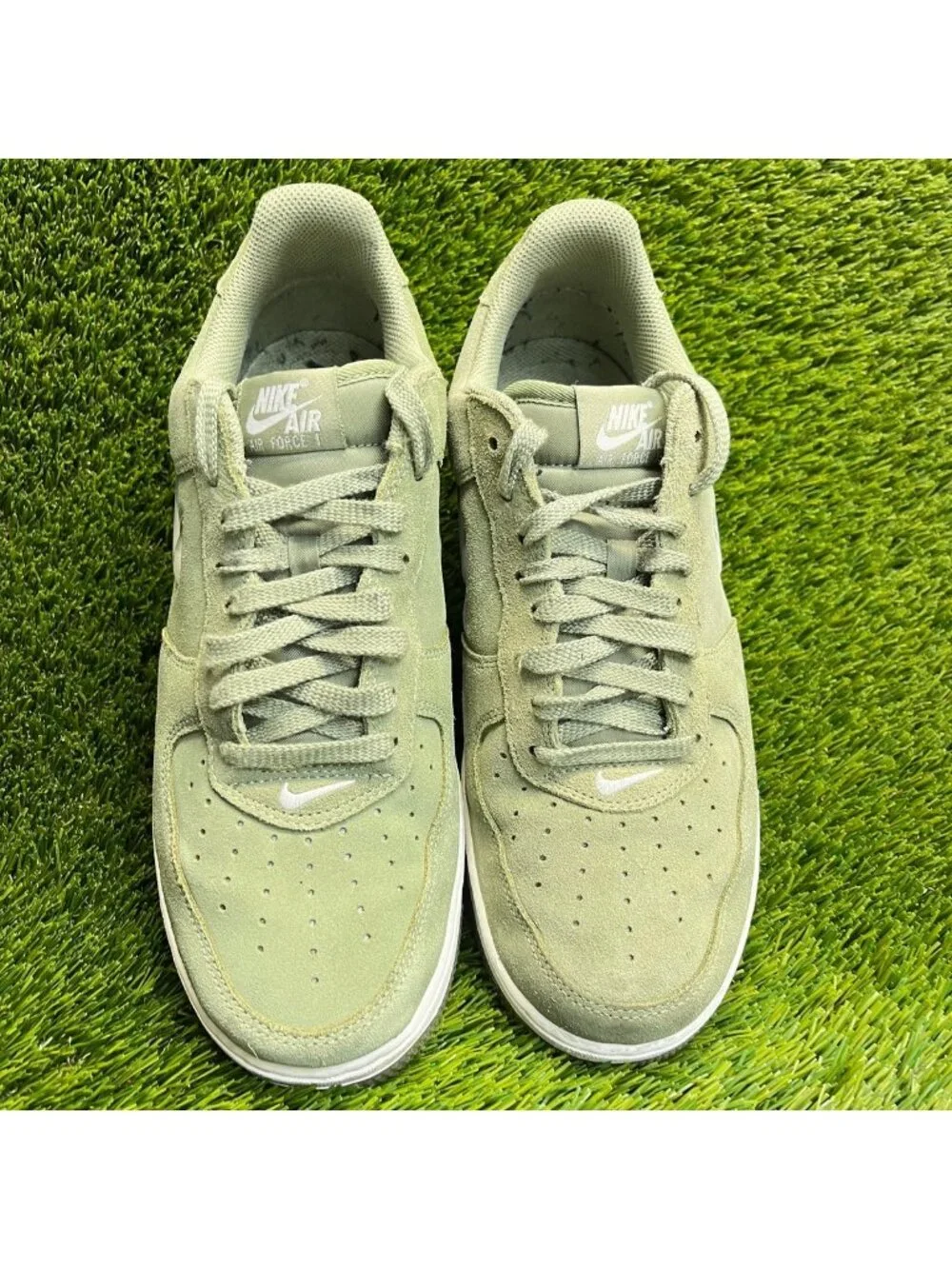 Nike Air Force 1 '07 Low Mens Size 10 Green White Athletic Suede Shoes Sneakers